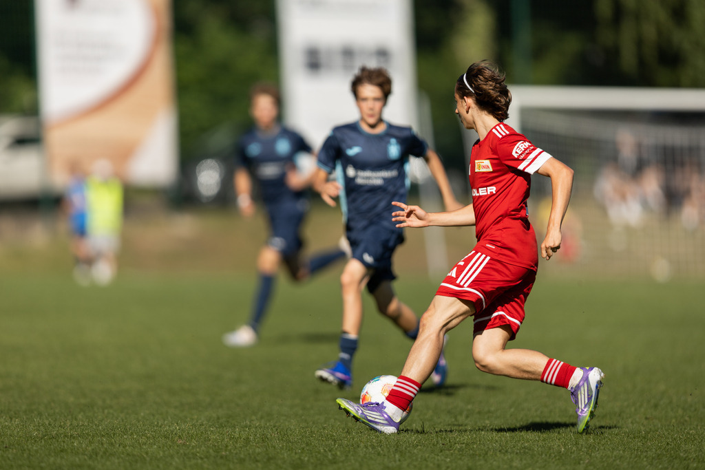 Fußball I Männer I 40. Pfingscup Hollage I 13441 | realhellocedii - Realisiert mit Pictrs.com