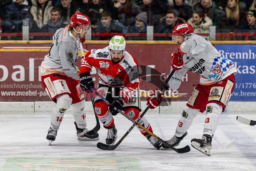 Halbfinale Spiel 1 TSV Peißenberg Miners vs TEV Miesbach | Eishockey Bayernliga Playoffs 2023/2024, Halbfinale Spiel 1 TSV Peißenberg Miners vs TEV Miesbach, 20240308,
Duell,
2024-03-08 in Peißenberg (Eisstadion)
13 Christian NEUERT (TEV 13), 14 Nick ENDRESS (TEV 14), 11 Florian SIMON (Miners 11)
Copyright: WolfgangxLindner foto-lindner.de