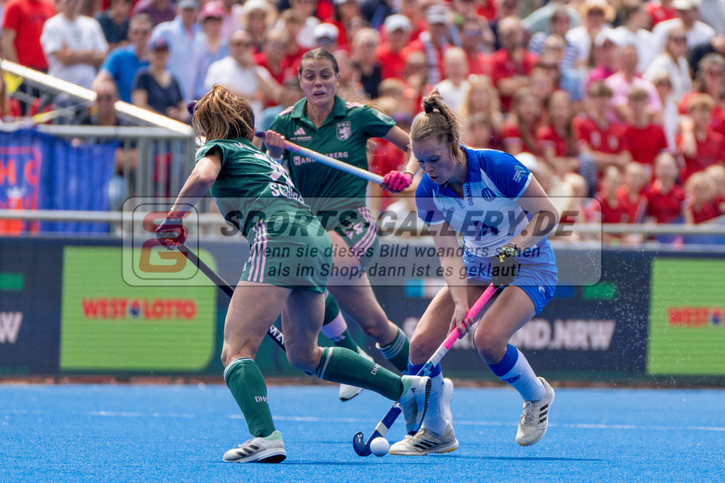 Final4_20250531-1323-HK107680 | Krefeld, Deutschland, 31.05.2025:  Feldhockey Final4 2025 – „Deutsche Feldhockey-Meisterschaften 2025“ im Gerd-Wellen-Hockeyanlage am 31.05.2025 in Krefeld, Deutschland. (Foto von Kramhöller/Fehrmann/Kaste)Krefeld, Germany, 31.05.2025: Feldhockey Final4 2025 – „Deutsche Feldhockey-Meisterschaften 2025“ in Gerd-Wellen-Hockeyanlage at 31.05.2025 in Krefeld, Deutschland. (Foto from Kramhöller/Fehrmann/Kaste)
