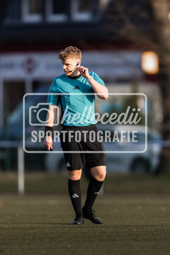 Fußball I Herren I Saison 2025-2026 I Freundschaftsspiel I VFL Osnabrück A-Junioren - JFV Bremen-087 | Nico Krone (Schiedsrichter) - Realisiert mit Pictrs.com