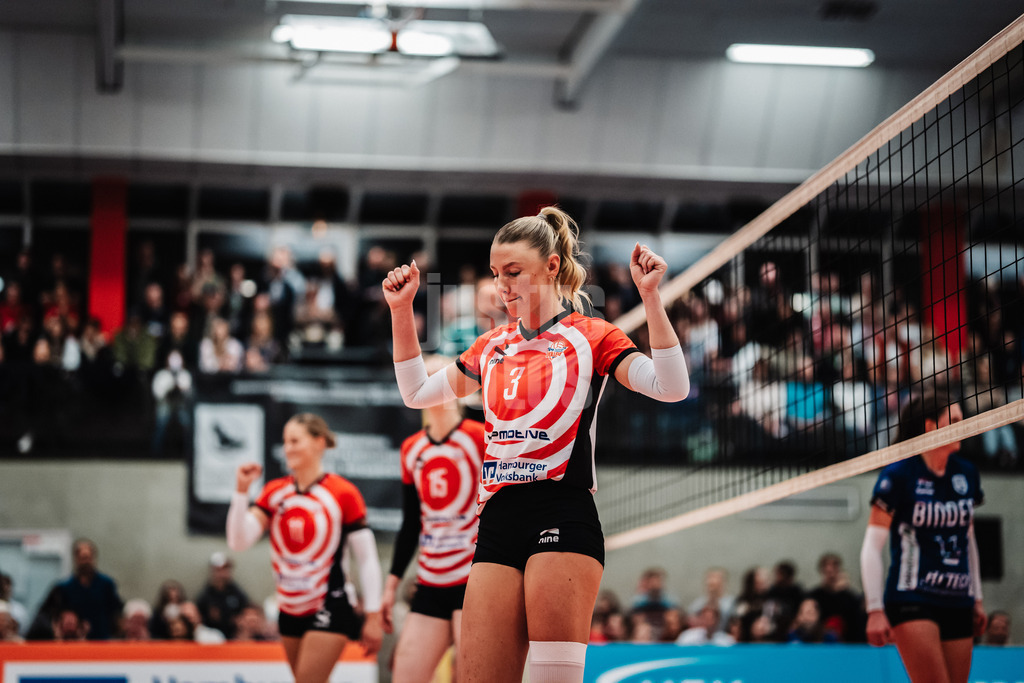 Volleyball | Frauen | Saison 2025/2026 | Volleyball Bundesliga | ETV Hamburger Volksbank Volleys vs. Binder Blaubären TSV Flacht | 06.12.2025 | Jubel Lina Köster (#3, ETV Hamburger Volksbank Volleys)