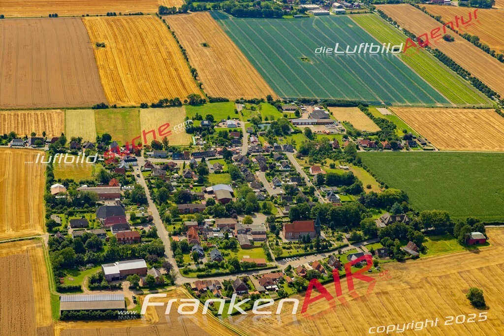 Niendorf Fehmarn Bild- Das Luftbild wurde 2025 vom UL-Flugzeug heraus erstellt ( keine Drohne bzw. Drohnenaufnahme ) - Hochauflösende Luftaufnahme -Nicht vergleichbar mit Google Maps oder Satelittenbilder- Die Geschenkidee !Mit Lizenz und Bildrechte bestellbar - CC