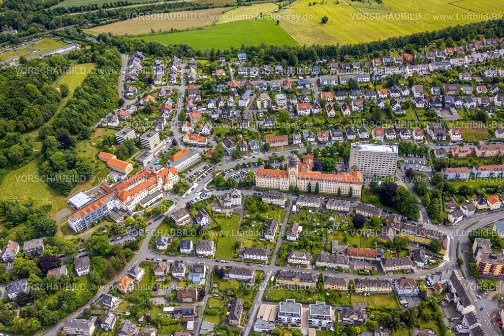 Arnsberg220601181 | Luftbild, Klinikum Hochsauerland - Marienhospital links im Bild, in der Mitte Gebäude der  Bezirksregierung Arnsberg, Arnsberg, Sauerland, Nordrhein-Westfalen, Deutschland