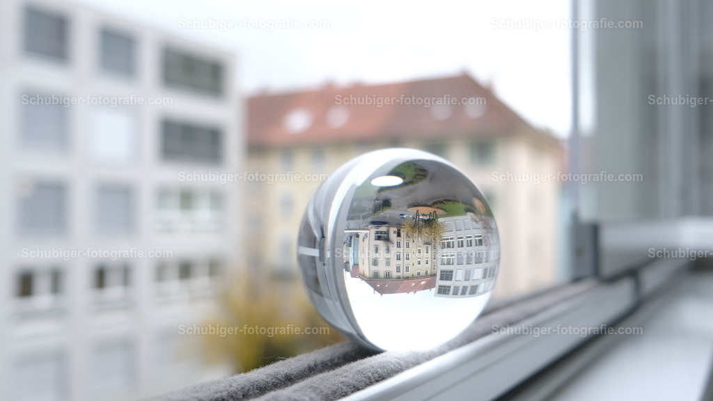 Spiegelung der Wohnblocks | Spiegelung der Wohnblocks - Realisiert mit Pictrs.com