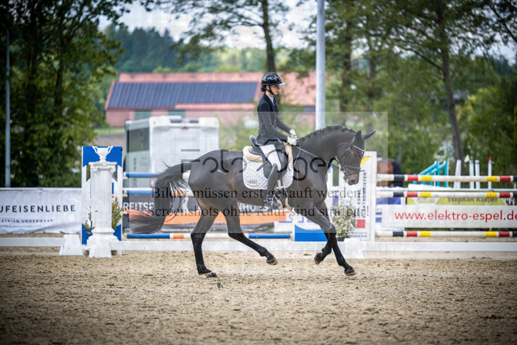 DOS_2151 | Reitturnier Venne - Realisiert mit Pictrs.com