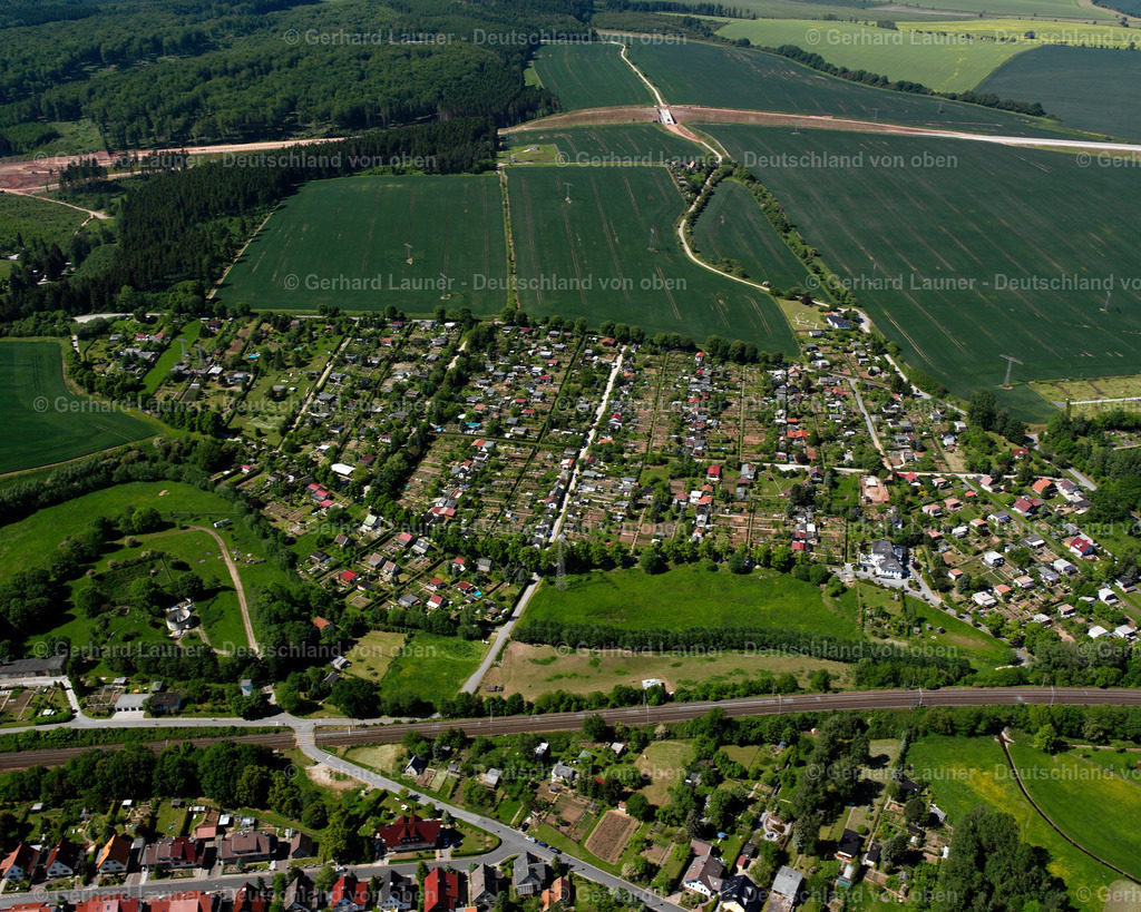 2634473 | LEINEFELDE 09.06.2006 Wohngebiet einer Einfamilienhaus- Siedlung  in Leinefelde im Bundesland Thüringen, Deutschland // Single-family residential area of settlement  in Leinefelde in the state Thuringia, Germany Foto: Gerhard Launer