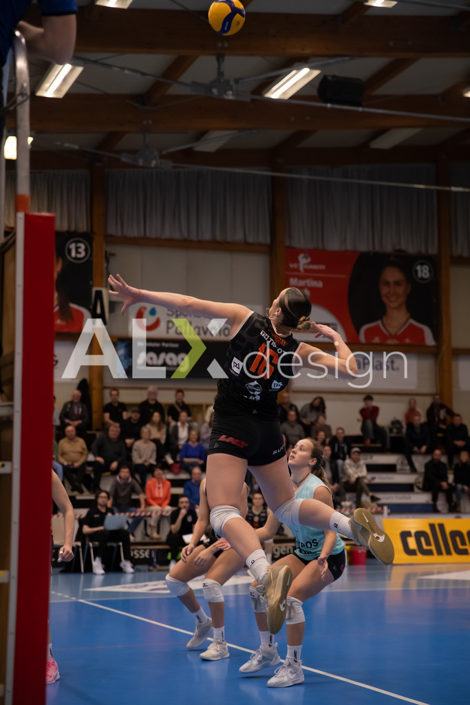 Volleyball I Frauen I Saison 2025-2026 I Volleyball NLA | Women I Round 16 I VC Kanti Schaffhausen - Viteos NUC I 31.01.2026 | 16 Scambray Tia (US) (Viteos NUC) – Außenangriff - Realisiert mit Pictrs.com