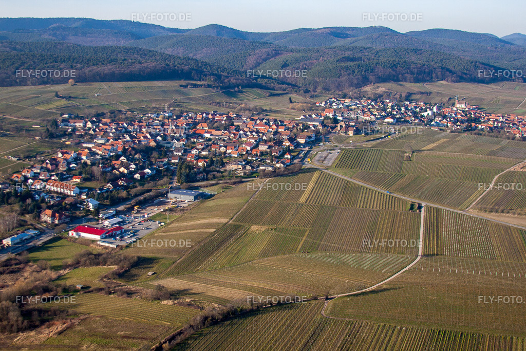 Ortsansicht | Luftbild: Ortsansicht im Ortsteil Schweigen in Schweigen-Rechtenbach im Bundesland Rheinland-Pfalz in Deutschland. Foto: IMG_62320.jpg vom 24.02.2014 durch Werner Riehm/FLY-FOTO.de - Realisiert mit Pictrs.com