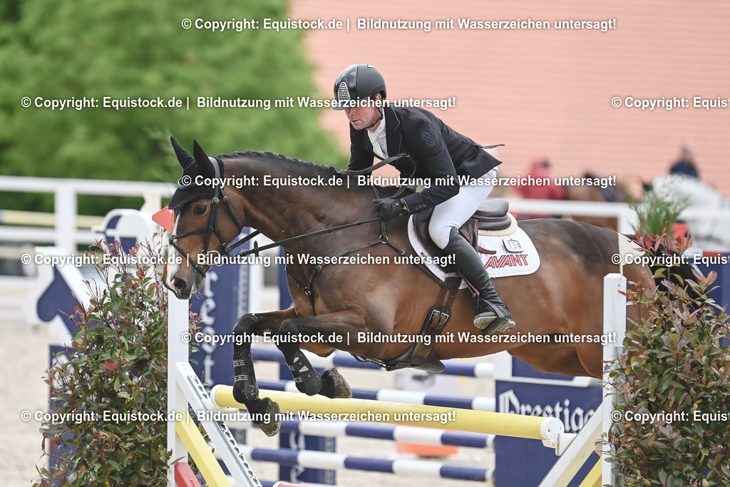 20230514_CCI4_Springen_0344 | equistock