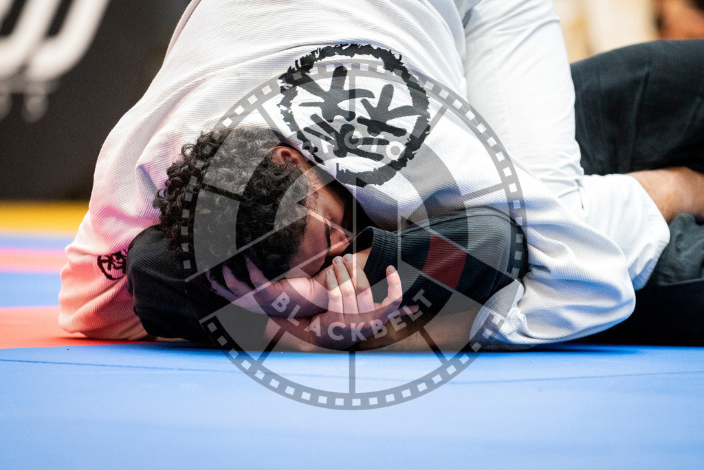 20231118PBB11902 | Fighters compete during the AJP Tour 600 Frankfurt Championship in Frankfurt/Main, Germany, on November 18, 2023.