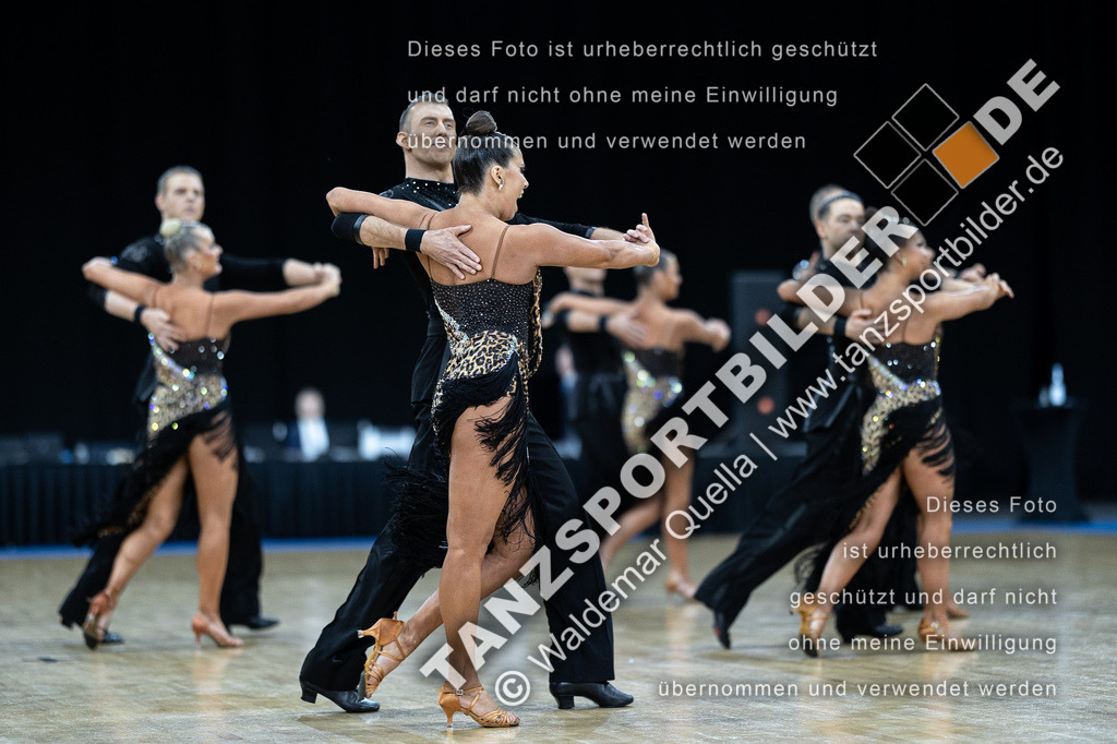 20230226-10340 | Hier finden Sie Tanz Bilder vom Latein und Standard Formationen tanzen. Sportbilder vom Tanzsport. Schöne Fotos und von Weltmeisterschaft, Europameisterschaft, Bundesliga, Regionalliga, Oberliga und Landesliga sowie von GOC Stuttgart, DanceComp, WM Bremen