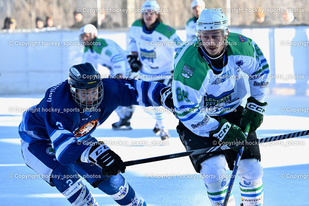 EC Tigers Paternion vs. EC FELD AM SEE/DSG LEDENITZEN | #2 Pranjic Marko EC Tigers Paternion, #88 Staudacher Dominik EC FELD AM SEE Ledenitzen, EC Tigers Paternion vs. EC FELD AM SEE/DSG LEDENITZEN, EC Tigers Paternion vs. EC FELD AM SEE/DSG LEDENITZEN am 04.01.2026 in Paternion (Eislaufplatz Paternion), Austria, (Photo by Bernd Stefan)