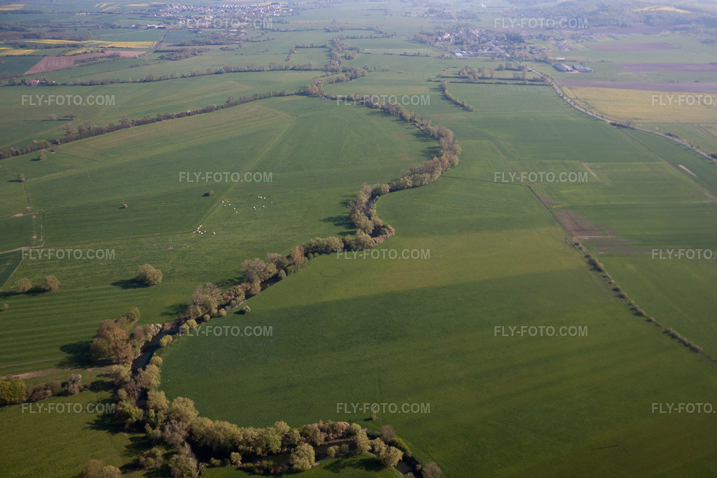 Aerial view: View of the town in Gomelange in the state Moselle, France. – Photo: IMG_39682.jpg taken on 04/16/2011 by Werner Riehm/FLY-FOTO.com – Resolution of the original: 4240 x 2827 px