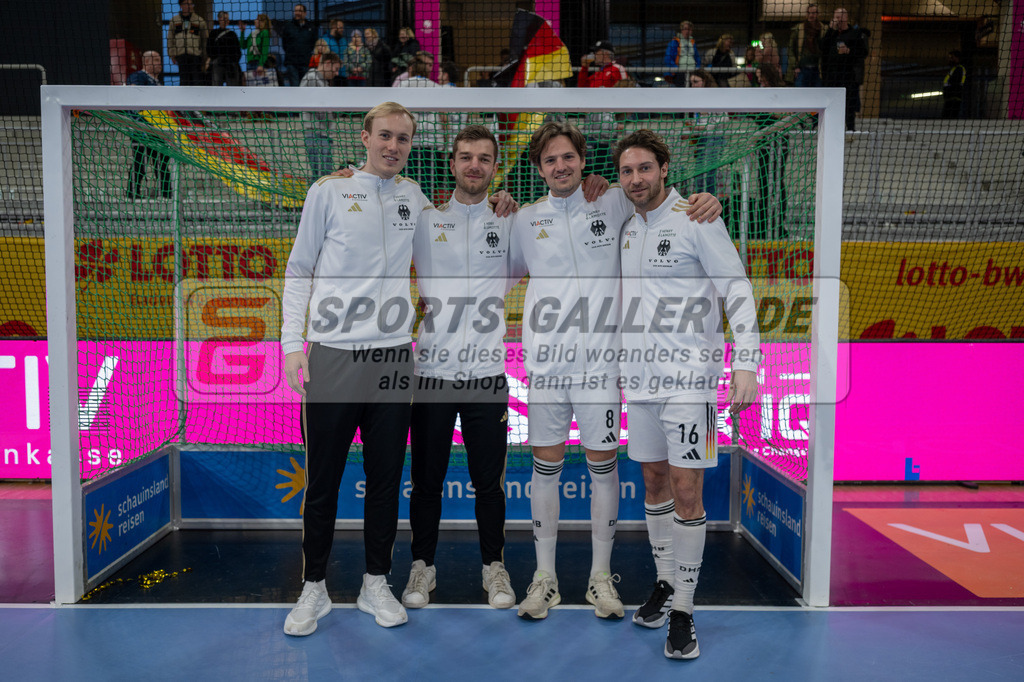 Halle EM Finale _ Siegerehrung 11.1.26 SG kl-1718 | Hockey,Sport,Fieldhockey,1.Bundesliga,2.Bundesliga,Sportfotografie,Shop,Sportphotography,Feldhockey,Hockeyliga