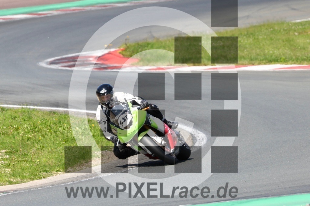 0141-20240608_12407 | Schöne Erinnerungen an spannende Momente - das festzuhalten ist unser Job. PIXELrace.de ist seit 2003 auf den Rennstrecken Europas unterwegs um die Action draußen beim Fahren und die wunderbare Stimmung imm Fahrerlager für euch einzufangen.