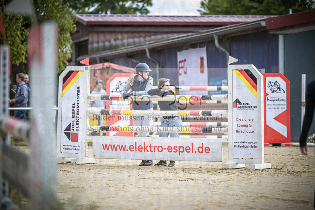 DOS_2998 | Entdecke hochwertige Reitturnierfotos von Foto Oger. Professionell, emotional und authentisch – jetzt Lieblingsmomente im Shop bestellen.Deutschlandweite Turnierfotografie. - Realisiert mit Pictrs.com