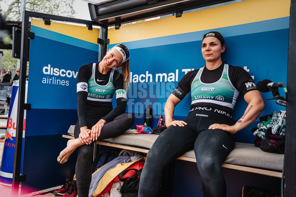 Beachvolleyball | Frauen | Allianz German Beach Tour 2026 | Tourstop Düsseldorf | 17.05.2026 | v.l. Sandra Ittlinger und Anna-Lena Grüne auf der Spielerbank