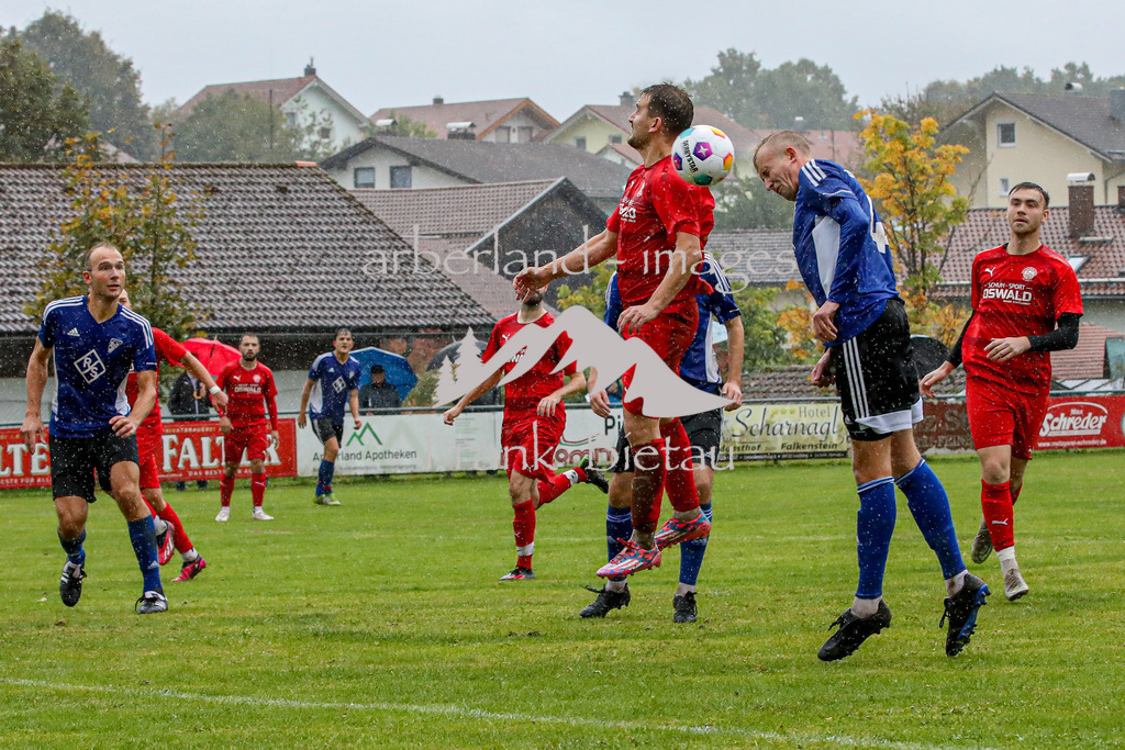 OE7A9350 | Ausgleich in der Nachspielzeit zum 2:2, re. Lucas Fischer