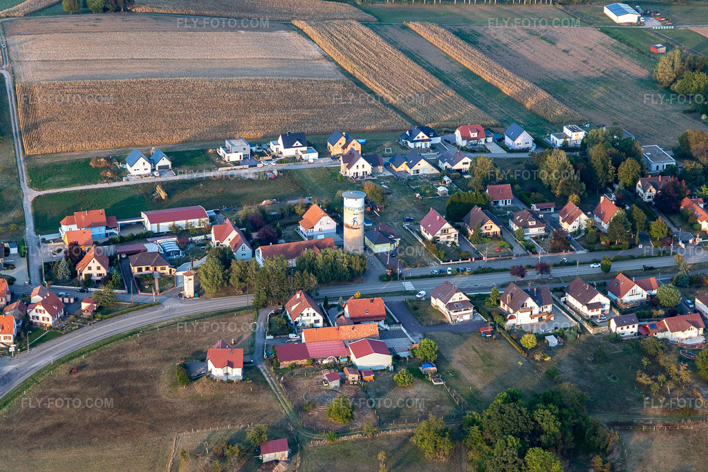 Aerial view: Chateau d'Eau, Water Tower in Schœnenbourg in the state Bas-Rhin, France.Photo: IMG_123283.jpg taken on 09/30/2020 by Werner Riehm/FLY-FOTO.comResolution of the original: 5472 x 3648 px