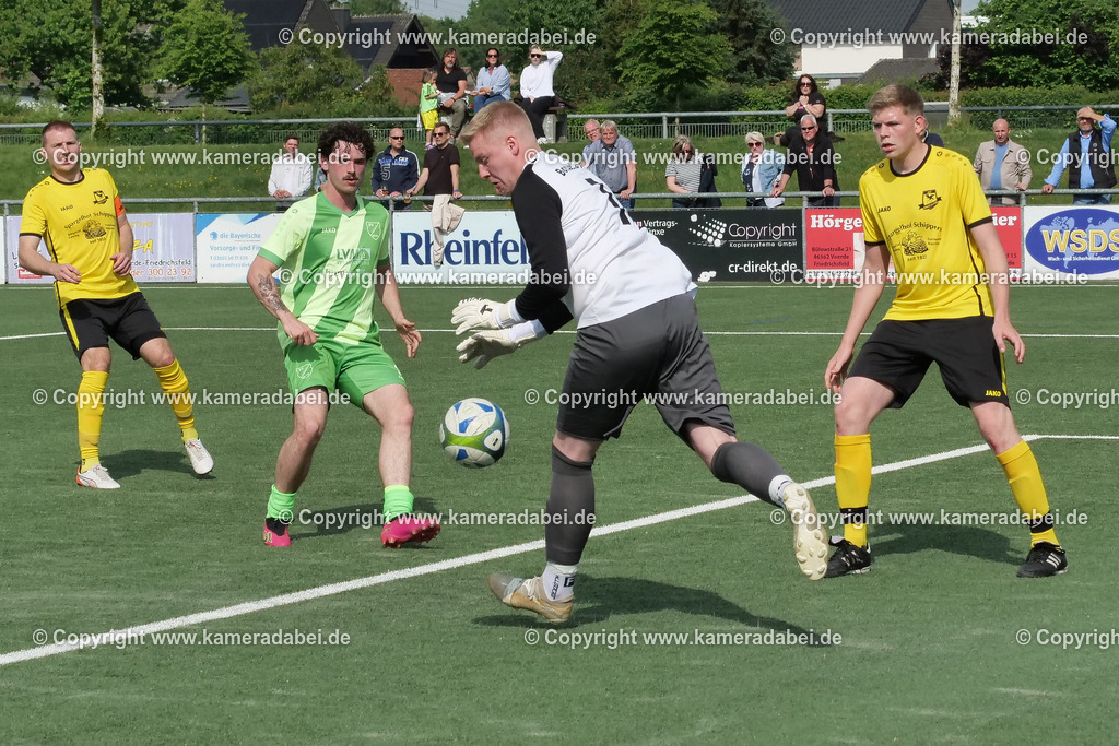 Fußball : Bezirksliga : SV 08/29 Friedrichsfeld - Borusia Veen am 10.05.2026 in Voerde Friedrichsfeld | Fußball : Bezirksliga : SV 08/29 Friedrichsfeld - Borusia Veen am 10.05.2026 in Voerde Friedrichsfeld - Realisiert mit Pictrs.com