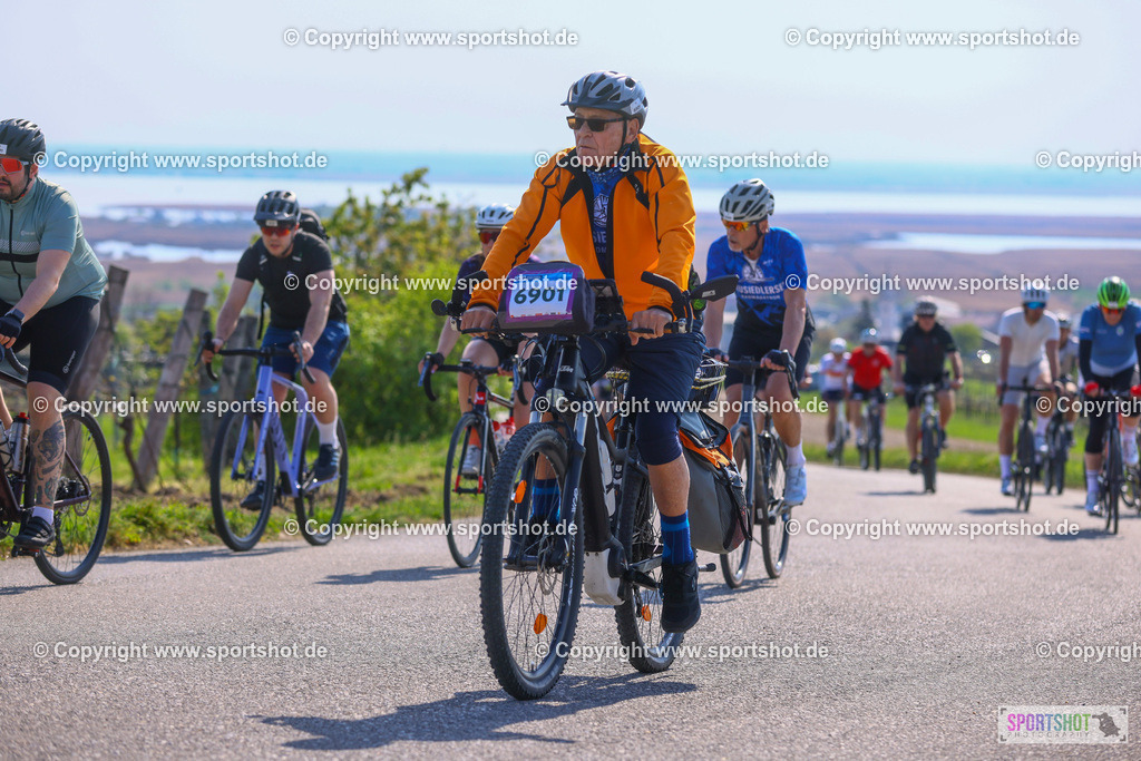 TRA_1111 | Neusiedlersee Radmarathon 2026@sportshot_your_pictrs #yourpictures#roadtowm2029 #nrm #neusiedlerseeradmarathon #neusiedlersee #neusiedlerseetourismus #burgenland #mörbisch #nrm26 #burgenlandtourismus #voglundco #poweredbyburgenlandtourismus #radsport #rad #marathon #ucigranfondo #visitburgenland #ucigranfondoworldseries