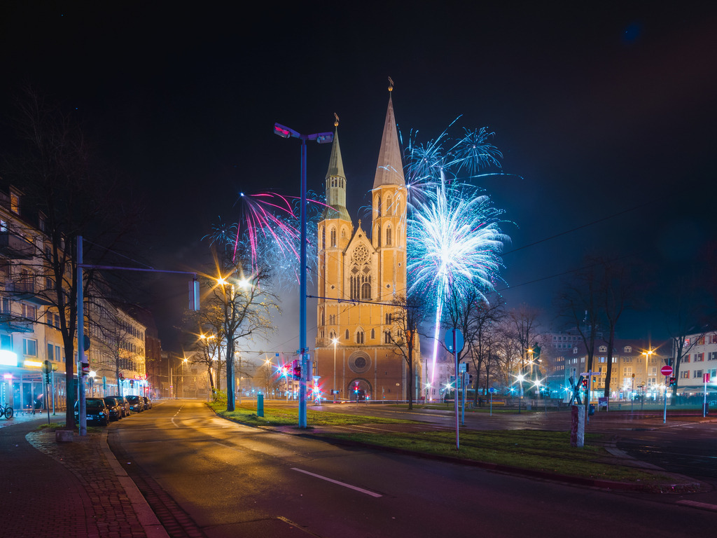 St. Katharinen | Entdecke exklusive Fotokunst aus Braunschweig: Bildband, Leinwände, Postkarten, Kalender, digitale Downloads & Bildlizenzen. Jetzt im offiziellen Beautiful Braunschweig Shop! - Realisiert mit Pictrs.com