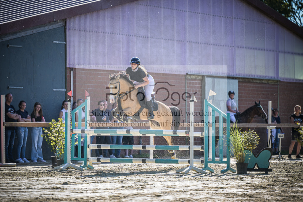 DOS_3809 | Entdecke hochwertige Reitturnierfotos von Foto Oger. Professionell, emotional und authentisch – jetzt Lieblingsmomente im Shop bestellen.Deutschlandweite Turnierfotografie. - Realisiert mit Pictrs.com