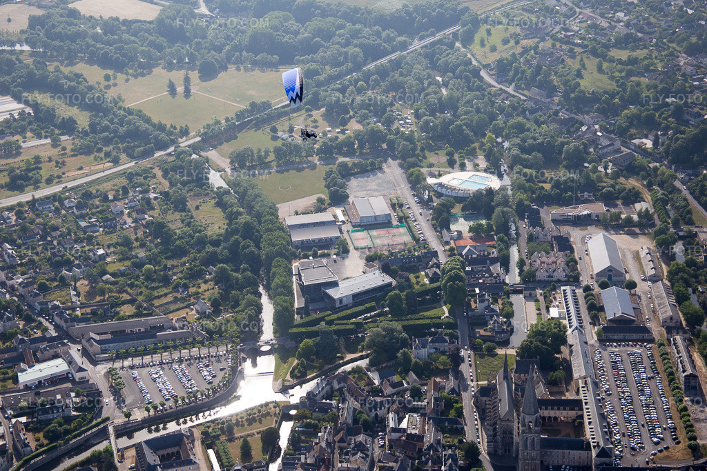 Aerial view: View of the town in Vendôme in the state Loir et Cher, France.Photo: IMG_081090.jpg taken on 06/19/2015 by Werner Riehm/FLY-FOTO.comResolution of the original: 5472 x 3648 px