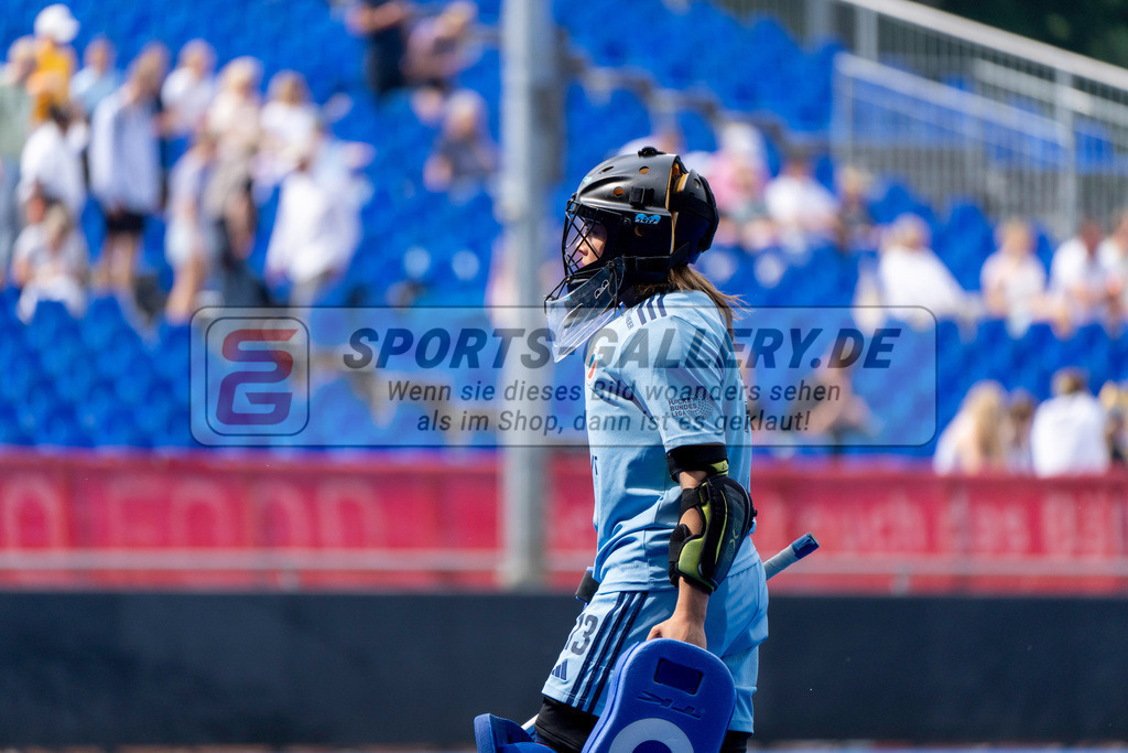 Final4_20250531-1019-HK107407 | Krefeld, Deutschland, 31.05.2025:  Feldhockey Final4 2025 – „Deutsche Feldhockey-Meisterschaften 2025“ im Gerd-Wellen-Hockeyanlage am 31.05.2025 in Krefeld, Deutschland. (Foto von Kramhöller/Fehrmann/Kaste)Krefeld, Germany, 31.05.2025: Feldhockey Final4 2025 – „Deutsche Feldhockey-Meisterschaften 2025“ in Gerd-Wellen-Hockeyanlage at 31.05.2025 in Krefeld, Deutschland. (Foto from Kramhöller/Fehrmann/Kaste)