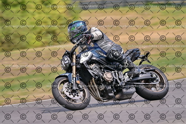 26bt05-1745 | markuskiefer.com - Realisiert mit Pictrs.com