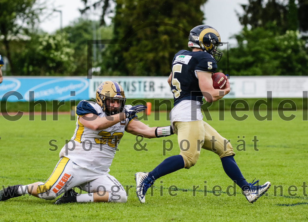 2022-05-29_070_Erding_Bulls_gegen_Nuernberg_Rams | Erding, Deutschland, 29.05.2022:
Fußball, Regionalliga 2022, 5. Spieltag, Erding Bulls gegen Nürnberg Rams, Endergebnis: 10:16

Dominik Finck (Erding Bulls, #30)

Foto: Christian Riedel / fotografie-riedel.net