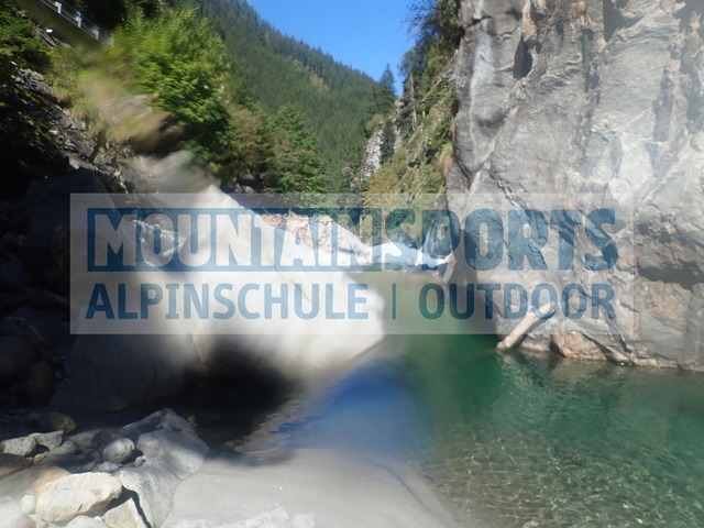 P9190018 | Bestelle die Bilder deines Berg- oder Wasser-Abenteuers mit Mountain Sports bequem von zu Hause aus direkt über unseren Online Fotoshop von pictrs.com. - Realisiert mit Pictrs.com