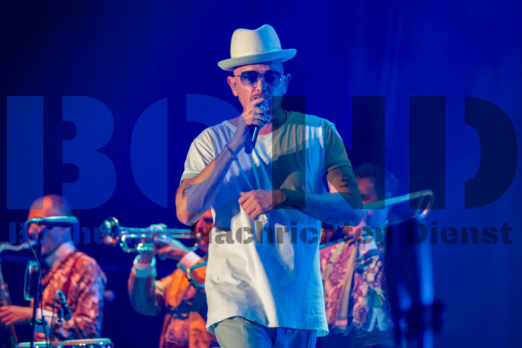 Zeltfestival Ruhr 2024 - Jan Delay  {date} -  | {headline}(Foto: Sebastian Sendlak / BOND) - Realisiert mit Pictrs.com