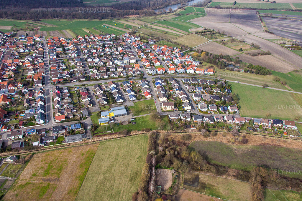 Luftbild: Huttenheimer Straße im Ortsteil Rußheim in Dettenheim im Bundesland Baden-Württemberg in Deutschland. Foto: IMG_086225.jpg vom 26.02.2016 durch Werner Riehm/FLY-FOTO.de