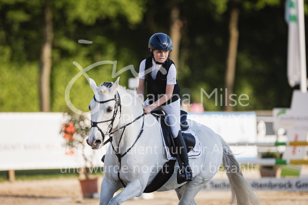 250501_MünsterHandorf_PonyTrophy-371 | Deine schönsten Turniermomente als professionelle Fotos! Entdecke hochwertige Pferdesport-Fotografie im Online-Shop. Jetzt Fotos finden & bestellen!