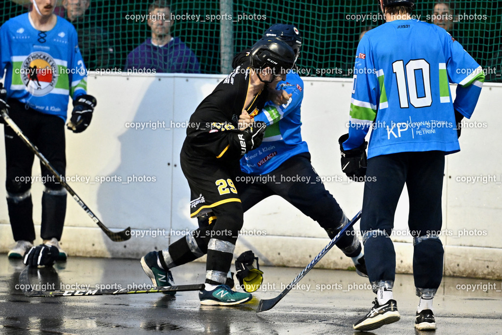 VAS Ballhockey Villach vs. ASKÖ Villach Ballhockey | #29 Wohlfahrt Philipp, #13 Scharf Nikolas, Faustkampf, VAS Ballhockey Villach vs. ASKÖ Villach Ballhockey, VAS Ballhockey Villach vs. ASKÖ Villach Ballhockey am 28.05.2025 in Villach (Alpen Arena ), Austria, (Photo by Bernd Stefan)