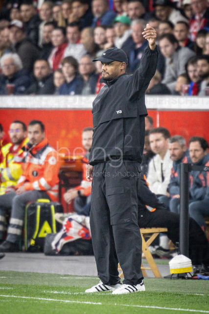 DFB Cup semifinal match Bayer 04 Leverkusen vs. FC Bayern Munich, 22.04.2026 | LEVERKUSEN, GERMANY - APRIL 22, 2026: Vincent Kompany (Head Coach FC Bayern Muenchen) gestures during the German DFB Cup semifinal match between Bayer 04 Leverkusen vs. FC Bayern Munich at BayArena on April 22, 2026 in Leverkusen, Germany. DFL REGULATIONS PROHIBIT ANY USE OF PHOTOGRAPHS AS IMAGE SEQUENCES AND/OR QUASI-VIDEO.