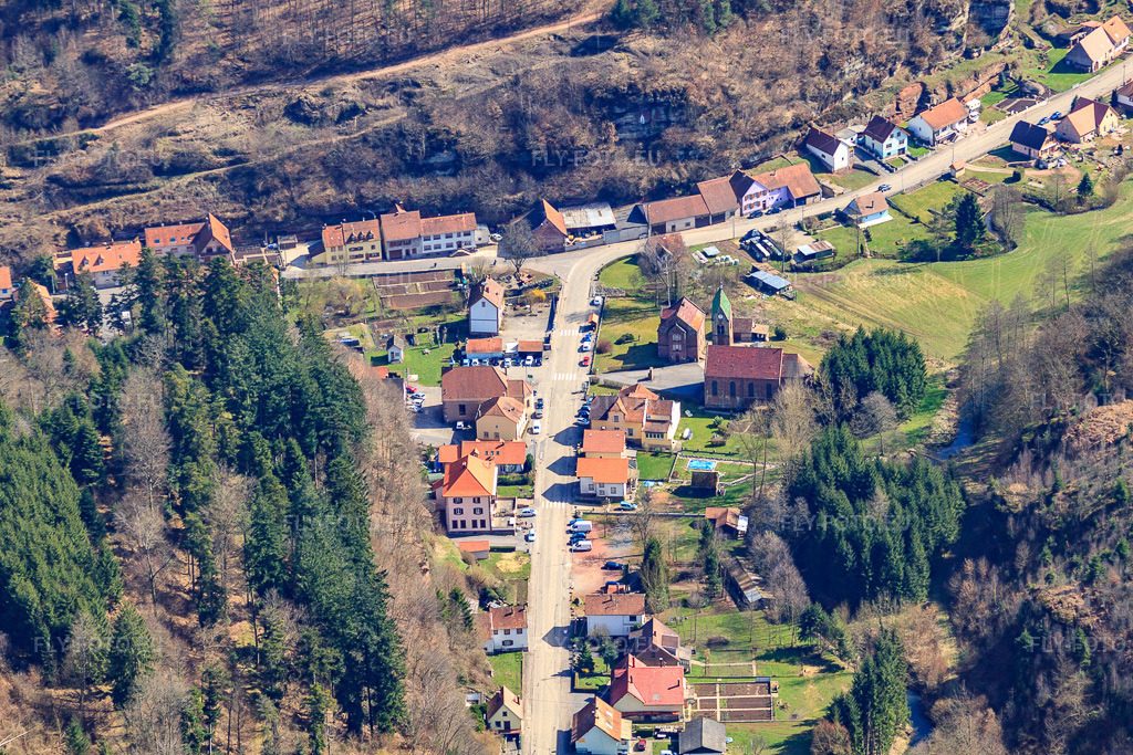 Vue aérienne: District de Graufthal à Eschbourg dans le département Bas Rhin, France – .Photo: IMG_38520.jpg prise le 20/03/2011 par Werner Riehm/FLY-FOTO.eu – Résolution de l'original: 4586 x 3058 px