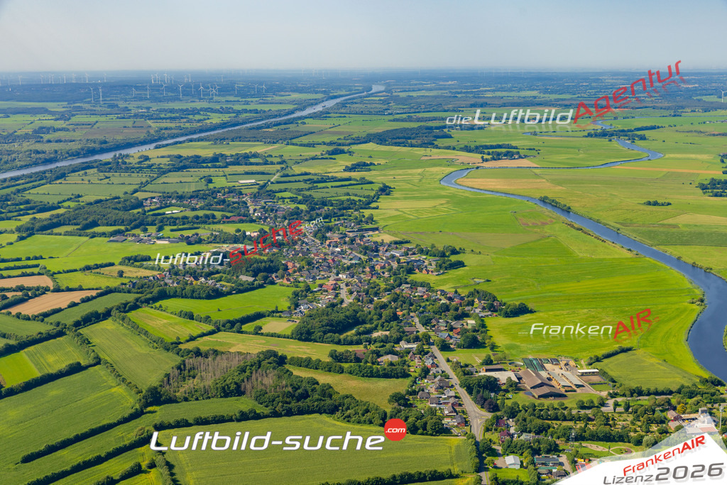 Luftbild der Stadt Breiholz - Die Luftaufnahme wurde 2025 vom UL-Flugzeug heraus erstellt ( keine Drohne ) - Hochauflösende Luftaufnahme - für professionelle Ausdrucke geeignet. Die Geschenkidee !Hier alle&nbsp;Infos zur Lizenzierung der LuftaufnahmeWir fliegen auch dieses Jahr wieder in Ihre Region um Luftbilder zu erstellen.- Luftbild anfragen