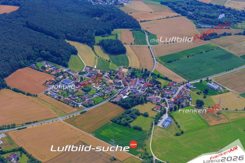 Die Luftaufnahme Trainau - Redwitz-rodach wurde vom UL-Flugzeug (keine Drohne) aus fotografiert.Hohe Druck- Auflösung-die Geschenkidee!