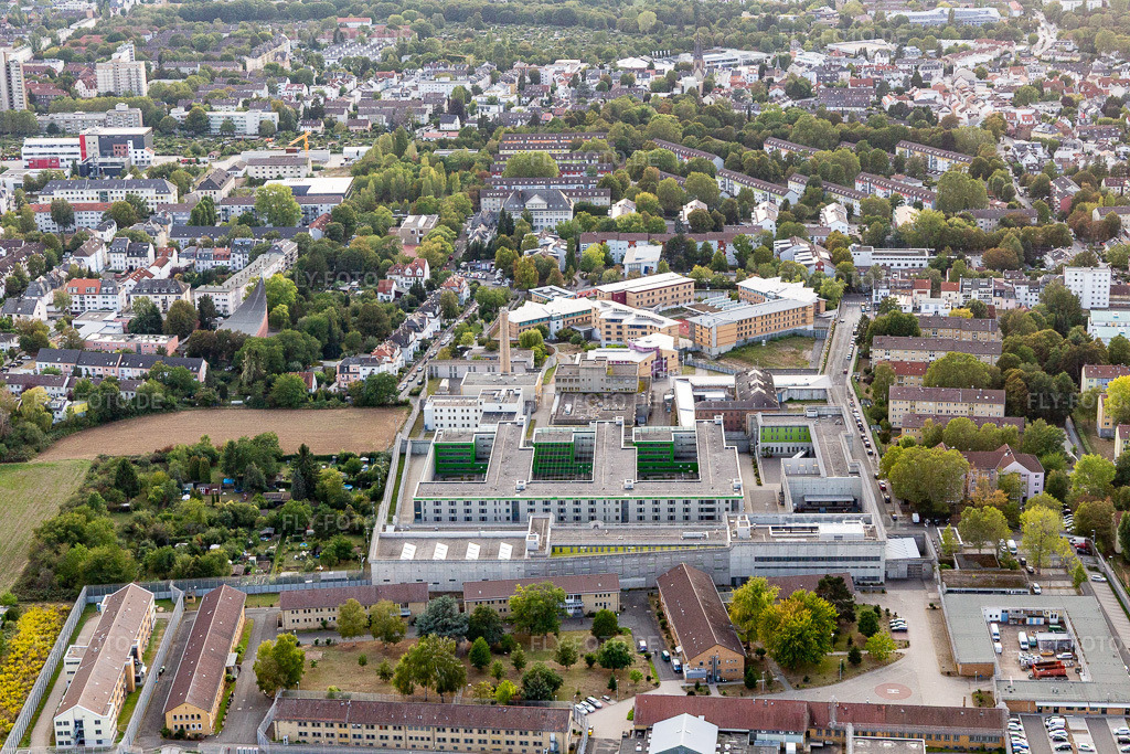 Luftbild: Justizvollzugsanstalt Frankfurt II im Ortsteil Preungesheim in Frankfurt im Bundesland Hessen in Deutschland. Foto: IMG_117657.jpg vom 10.09.2019 durch Werner Riehm/FLY-FOTO.de