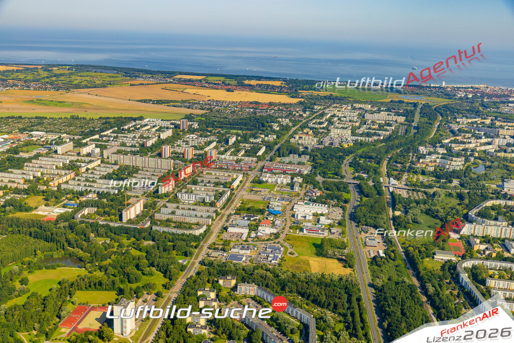 Luftaufnahme Lichtenhagen Rostock - Die Luftaufnahme wurde 2025 vom UL-Flugzeug heraus erstellt ( ohne Drohne ) - Hochauflösende Luftaufnahme - für professionelle Ausdrucke geeignet. Die Geschenkidee !Mit Lizenz und Bildrechte bestellbar
