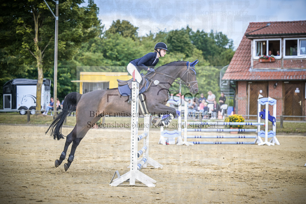 DOS_4168 | Entdecke hochwertige Reitturnierfotos von Foto Oger. Professionell, emotional und authentisch – jetzt Lieblingsmomente im Shop bestellen.Deutschlandweite Turnierfotografie. - Realisiert mit Pictrs.com