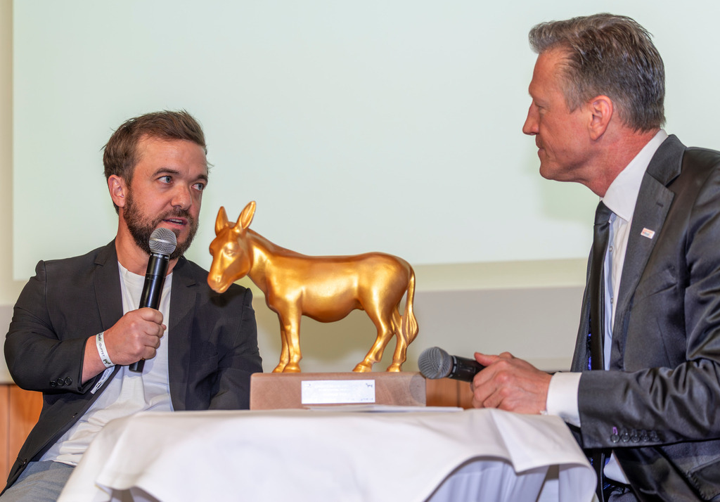 top-top.de 260306-056 | Foto, Video, Fotografie, Videografie, Fotobox, DJ, Discjockey, Musik, Musikbox, Veranstaltung, Photobooth, Amazon, Ebay, Buchtipp, Bestseller, Autor, Verlag, Buch, Wesel, Hamminkeln, NRW, Dinslaken, Rees, Drohne, Hochzeit, Party, Fotobox, Wesel, Fotograf