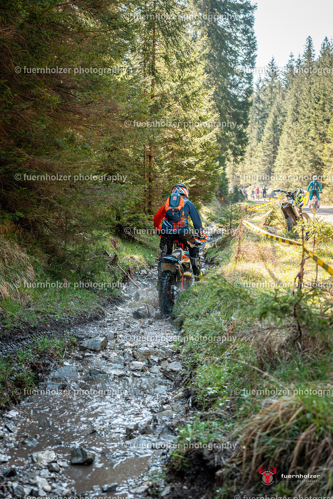 fuernholzer_250501-C1-96 | Fotografische Impressionen von der Red Stag Enduro Extreme by fuernholzer-photography.com. Endurosport in Österreich fotografisch festgehalten von fuernholzer. Auftragsfotografie für Private, Gewerbefotos und Industriefotografie. Eventfotografie, Sportfotografie und Motorsportfotografie. Anbieter von Fotoworkshops, Fototraining, fotografischen Vorträgen und Fotoseminaren.