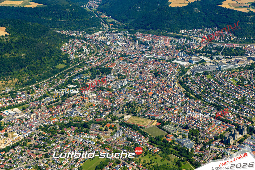 Aktuelles Luftbild von Altenstadt Geislingen an der Steige - Die Luftaufnahme wurde 2022 mittels UL-Flugzeug erstellt ( keine Drohne ) - hochauflösende Kamera-Systeme von  Canon -Beste Qualität - Für grossformatige Ausdrucke geeignet. Die Geschenkidee !