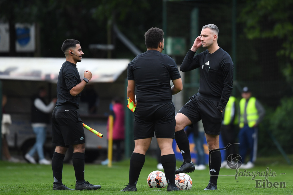 BV Bockhorn-SG FriPe | Relegation zur Kreisliga; BV Bockhorn (weiß)-SG FriPe (rot) am 05.06.2025 in Oldenburg/Ofenerdiek (Lagerstraße), Photo: Philip Eiben 2025 - Realisiert mit Pictrs.com