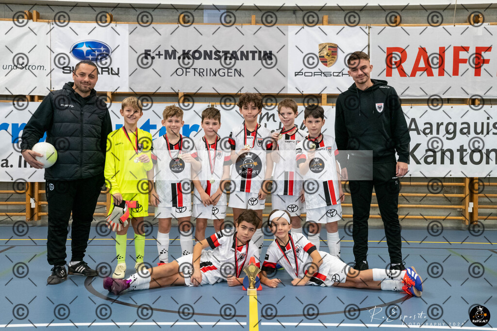20241123_FCR-Hallenturnier-E__049 | Sport und Naturfotografie von Roberto Esposito zeigt echte Momente Bewegung und die Schönheit der Natur. Ausdrucksstarke Bilder schaffen Emotionen.