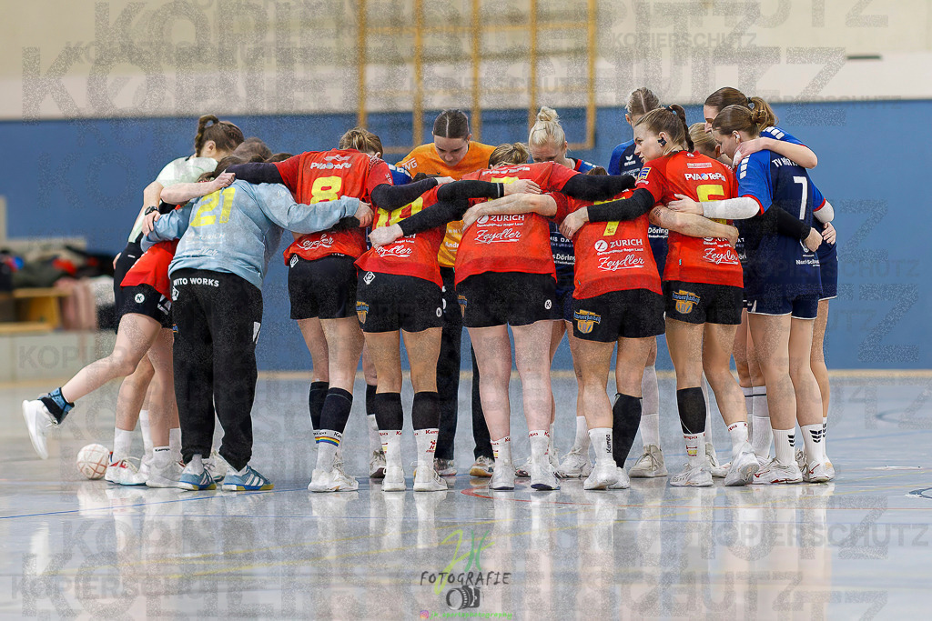 Frauen Regionalliga (HHV); HSG Wettenberg - TV Hüttenberg | Frauen Regionalliga (HHV); HSG Wettenberg - TV Hüttenberg am 06.12.2025 in Launsbach (Wettenberg) (Halle GS Launsbach (Wettenberg))Photo © 2025 - Jörg Heinrich - Realisiert mit Pictrs.com