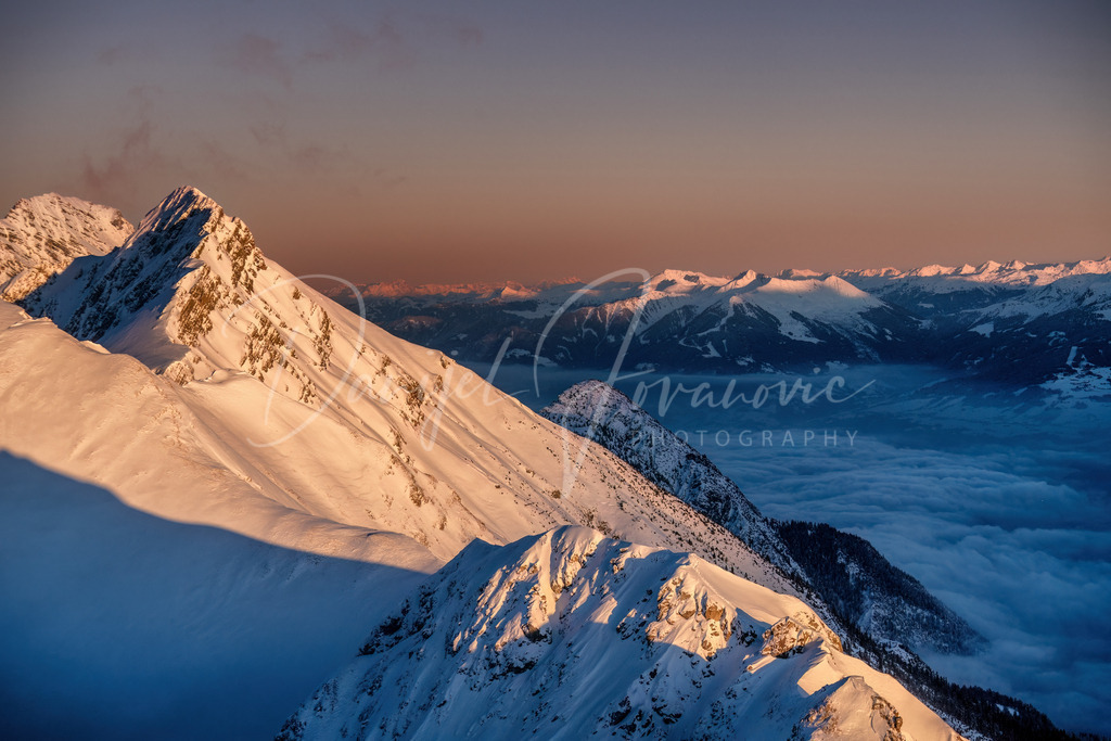 Abendstimmung | Blick zur Rumer Spitze am Abend mit Nebel im Inntal
